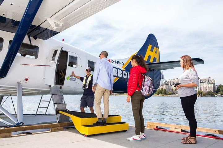 Victoria to Vancouver Scenic Seaplane Transfer: 35-Minute Harbour Flight photo 3