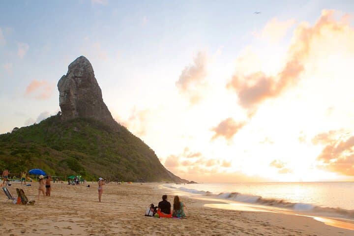 Paddle to Praia da Conceição: Hawaiian Canoe Tour in Fernando de Noronha photo 3