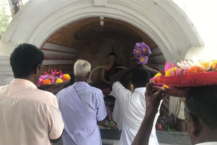 Anuradhapura Heritage Mountain Bike Tour — 10 km Loop Through Ancient Temples photo 6