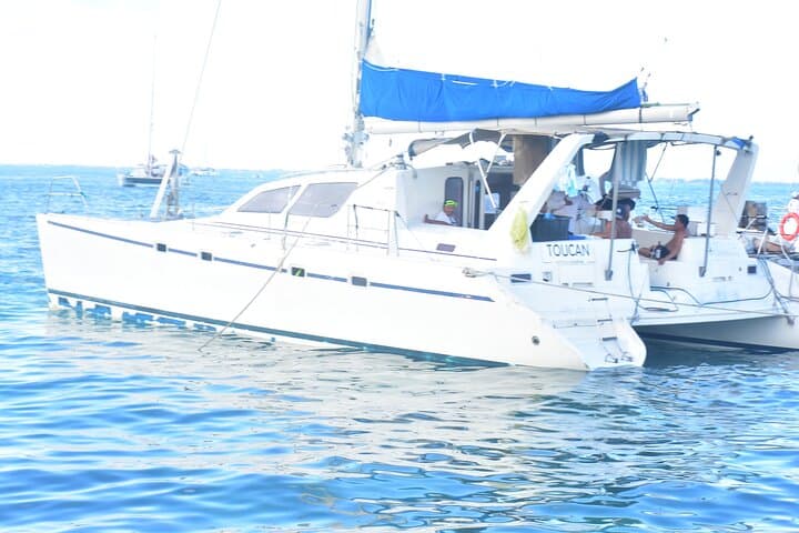 Catamaran to Isla Mujeres: Snorkel, Beach Club & Open Bar from Cancun photo 5