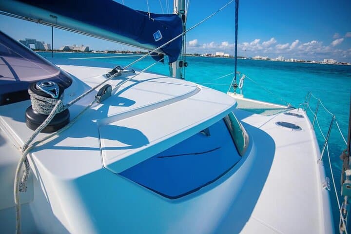 Cancun to Isla Mujeres Catamaran Party with Snorkel and Open Bar photo 4