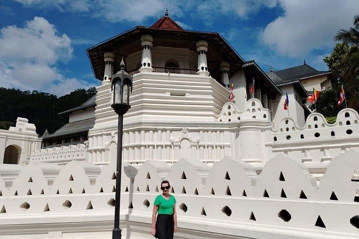 Private Kandy City Tour: Temple of the Tooth, Botanical Gardens & Lake Viewpoints photo 1