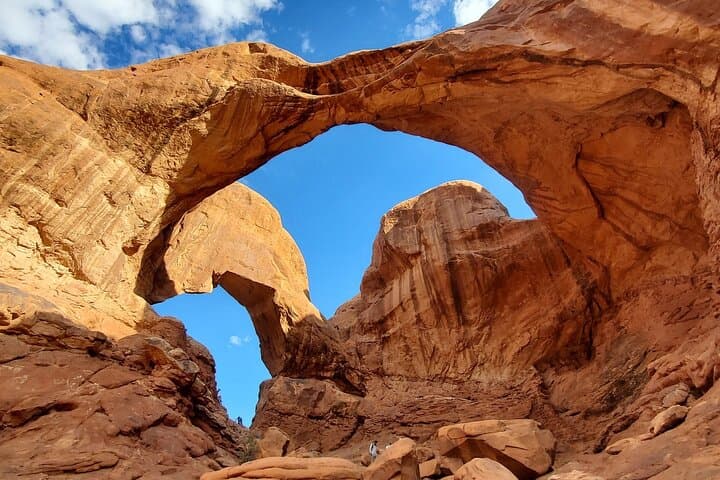 Explore Arches National Park: Scenic Sightseeing Tour From Moab photo 4