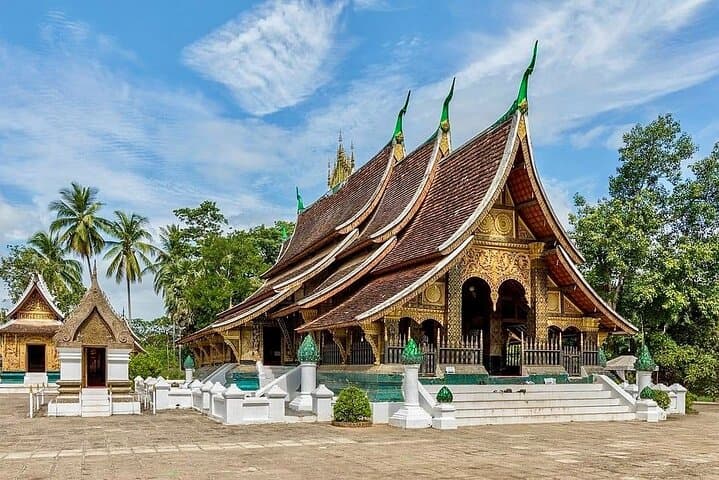 Classic Luang Prabang Day Tour: Temples, Kuang Si Falls & Phousi Hill photo 3