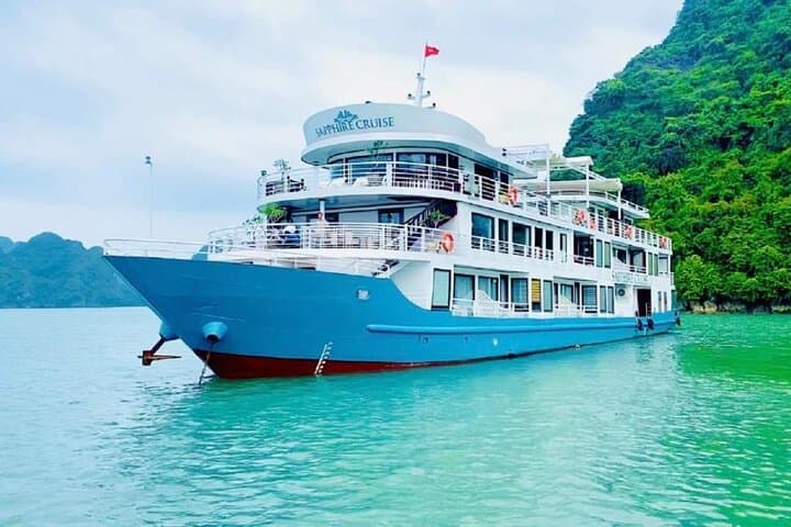 Halong Bay & Lan Ha Bay 2-Day Classic Cruise with Private Balcony photo 3