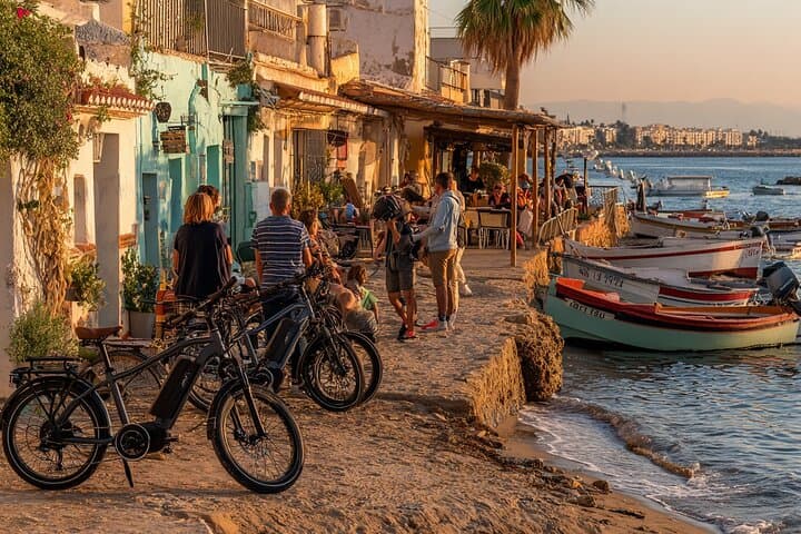 Malaga E-Bike Tour to Gibralfaro Forest: 2-Hour Coastal & Historic Ride photo 3