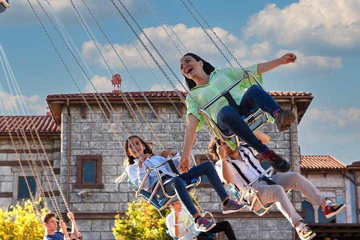 Unlimited Vialand Theme Park Access: Full-Day Istanbul Tickets with Hotel Transfers