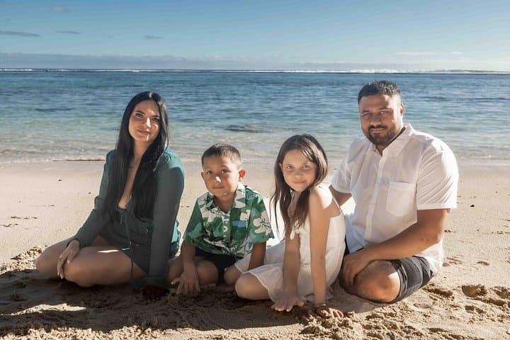 Rarotonga Private Beach Photo Session — 1-Hour Family & Couples Portraits photo 2