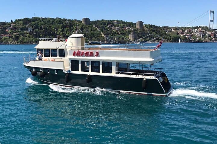 Sunset Yacht Cruise on the Bosphorus: Small-Group Luxury with Snacks