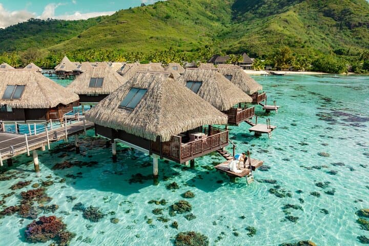 Moorea Private Photo Session: Circle-Island Portraits & Resort Shoots
