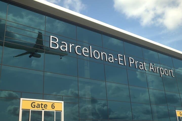 Private Barcelona Airport Transfer — Fast, Comfortable Ride to Your Hotel photo 4