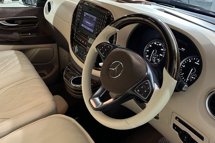 Hourly Private Chauffeur Service in London — Luxury Custom City Drives photo 4