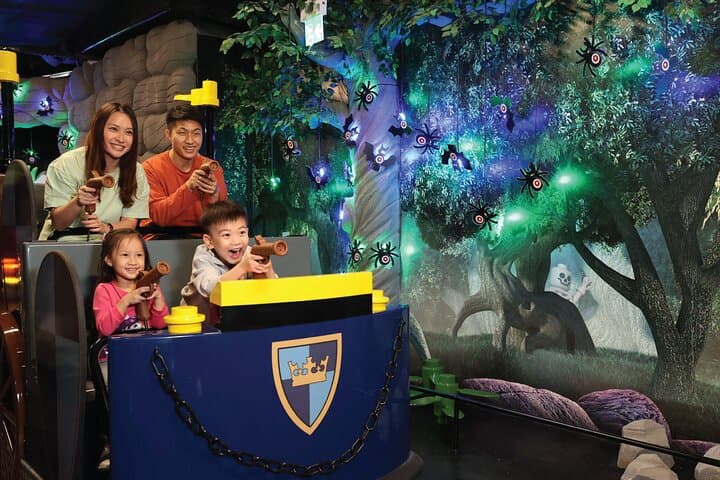 LEGOLAND Discovery Center Kansas City: Crown Center Family Guide photo 3