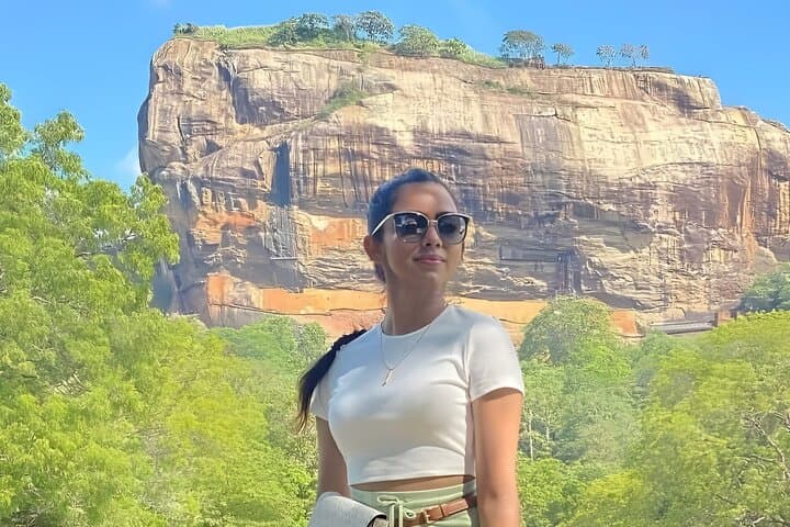 Skip-the-Line Sigiriya Rock Fortress and Dambulla Cave Temple Day Tour from Colombo