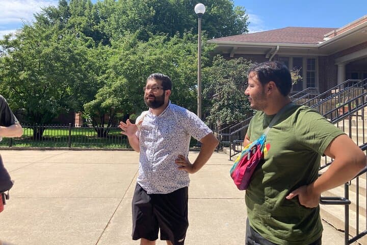 Custom Chicago Walking Tours: Personalized Food & History Walks in Chicago photo 2