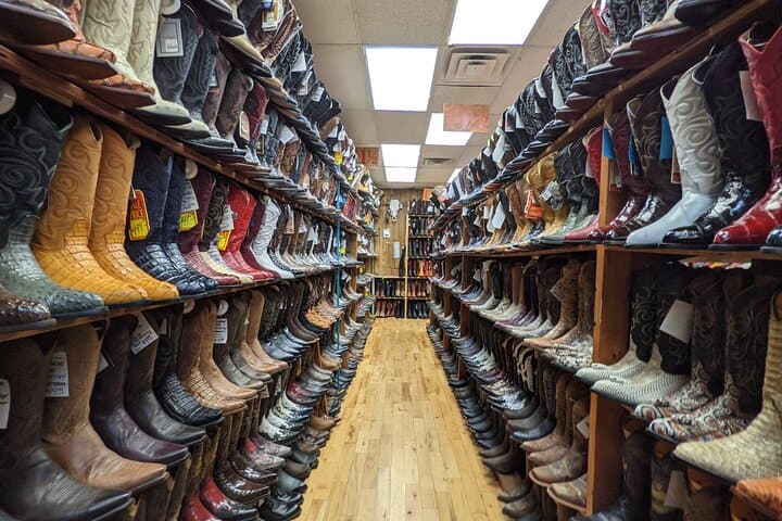 Custom Chicago Walking Tours: Personalized Food & History Walks in Chicago photo 5