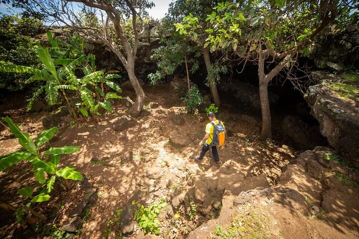 Orongo & Rano Kau Full-Day Tour — Moai, Volcanic Caves, and Puna Pau Quarry photo 2