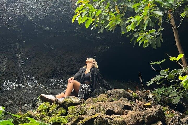 Orongo & Rano Kau Full-Day Tour — Moai, Volcanic Caves, and Puna Pau Quarry photo 1