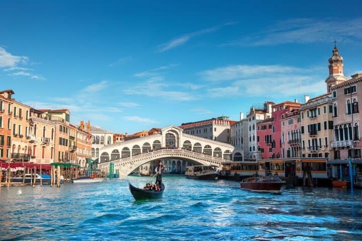 Skip-the-Line St. Mark’s Basilica and 30-Minute Gondola Ride in Venice