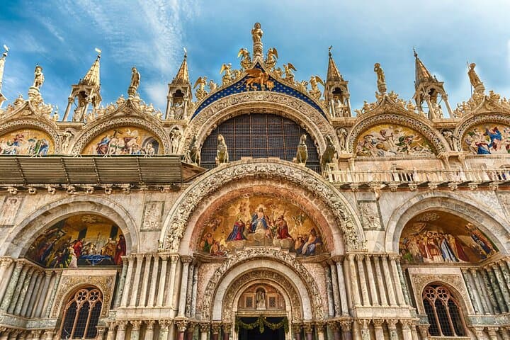 Skip-the-Line St. Mark’s Basilica and 30-Minute Gondola Ride in Venice photo 4