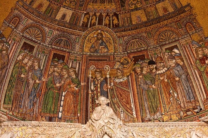 Skip-the-Line St. Mark’s Basilica and 30-Minute Gondola Ride in Venice photo 5
