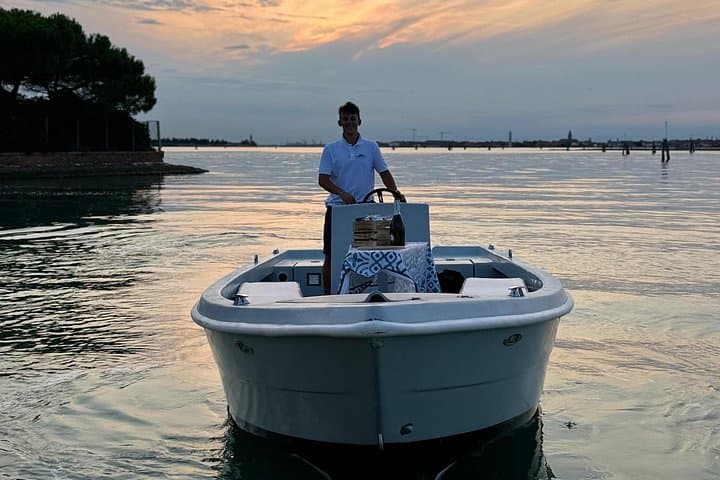 Private Venetian Lagoon Boat Tour to Murano, Burano & Torcello with Prosecco photo 1