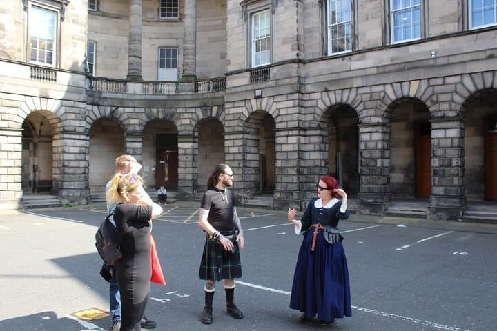 Edinburgh Old Town 2-Hour Historical Walking Tour — Royal Mile Highlights photo 6