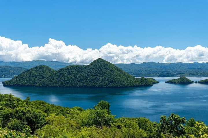 Noboribetsu to Lake Toya: Private Volcanoes, Samurai & Lakes Day Tour photo 1