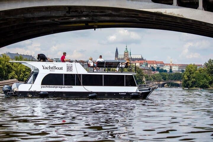 Private Prague Vltava Cruise: 3-Hour Yacht with Unlimited Beer or Prosecco photo 2
