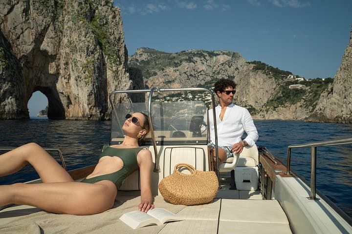 Capri Boat Tour: Blue Grotto & Faraglioni Exclusive Cruise