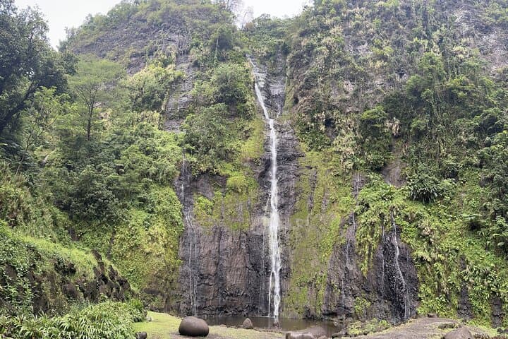 Premium Half-Day Private Tahiti Tour — Lighthouse, Waterfalls & Marae
