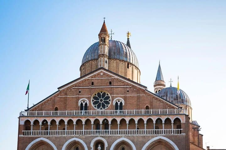 Private Padova Walking Tour: Explore Prato della Valle, Basilica & Botanical Garden with a Local photo 5