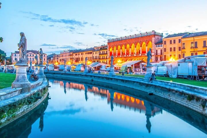 Private Padova Walking Tour: Explore Prato della Valle, Basilica & Botanical Garden with a Local photo 6