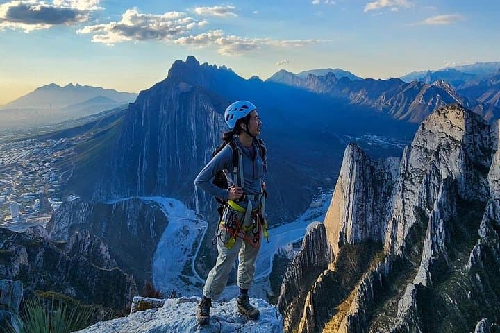 Nest of the Aguiluchos: 3 Abseils and Via Ferrata in La Huasteca