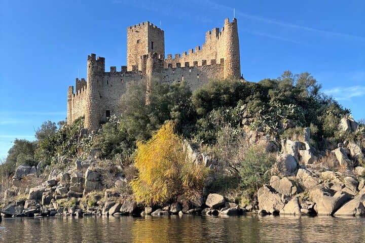 Knights Templar Day Tour: Tomar & Almourol Castle from Lisbon
