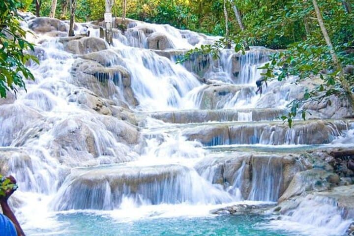 Dunn's River Falls and Nine Mile Bob Marley Mausoleum: Culture and Climbing in Jamaica photo 4