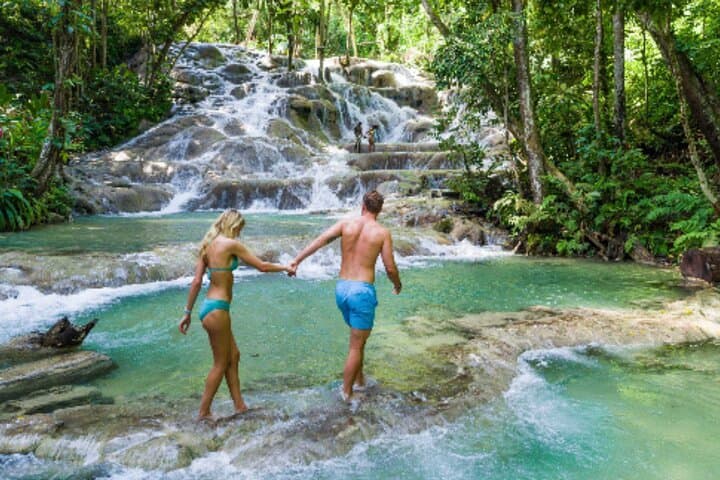 Dunn's River Falls and Nine Mile Bob Marley Mausoleum: Culture and Climbing in Jamaica photo 5