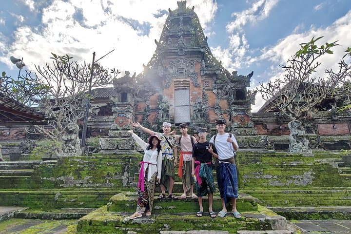 Authentic Bali Rural Trekking Adventure: Pura Dalem to Geduh Lake photo 1