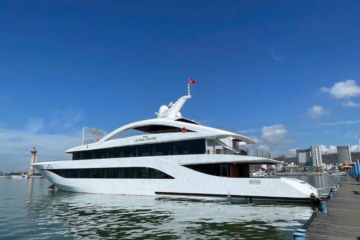Leona Luxury Day Cruise: Halong Bay with Pool, Kayaks & Gourmet Lunch