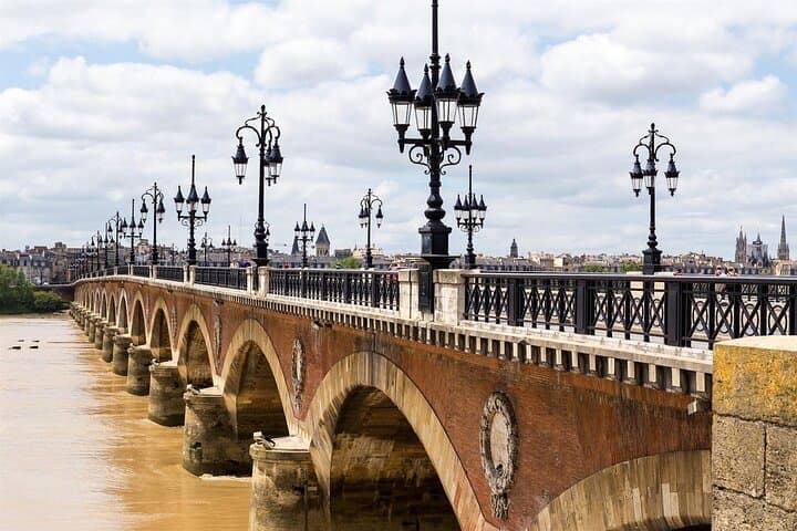 Self-Guided Bordeaux Highlights Walk: Explore the City's Historic Heart in 2 Hours