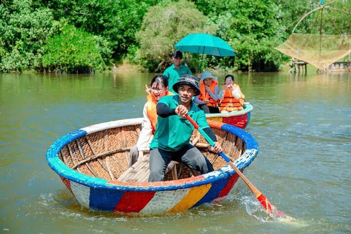 Kayak Cua Can River and Rach Vem: Full-Day Phu Quoc Nature & Food Tour