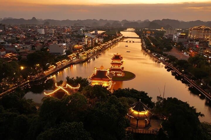 Hoa Lu, Trang An & Mua Cave Full-Day Tour from Hanoi photo 5