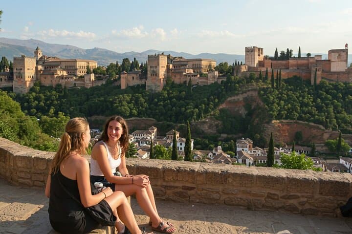 Granada Private Walking Tour: Highlights and Hidden Gems with a Local photo 2