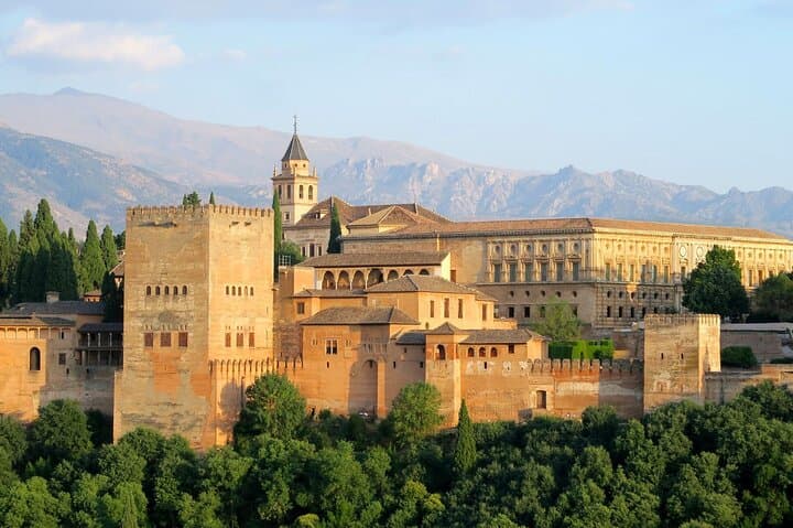 Granada Private Walking Tour: Highlights and Hidden Gems with a Local photo 5