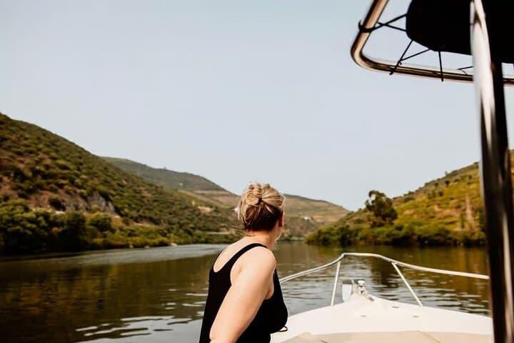 Douro Valley Sunset Cruise from Pinhão with Sparkling Wine