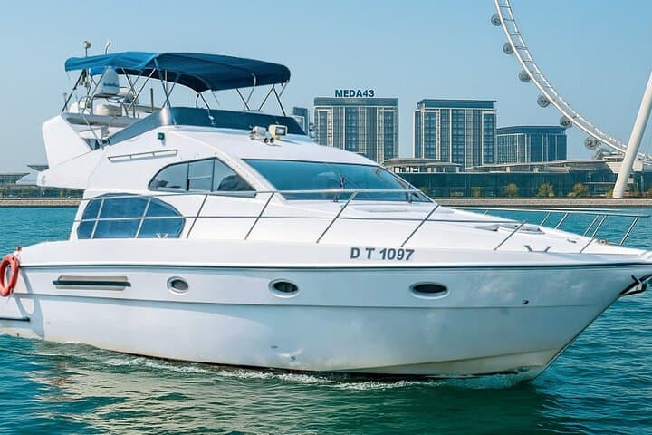 Private Dubai Celebration Yacht Cruise: Palm Jumeirah & Burj Al Arab Views photo 2