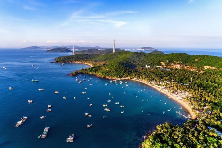 Phu Quoc Sunset Voyage: Luxury Cruise, Underwater Walking & Dinner Sail photo 2