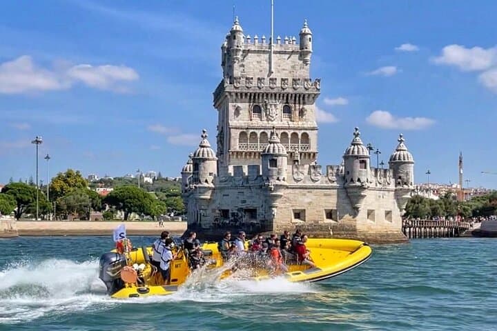 Lisbon Tagus Sunset Speed Boat Tour: 1-Hour High-Speed River Cruise photo 6