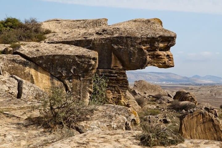 Azerbaijan’s Land of Fire: Gobustan Petroglyphs, Mud Volcanoes, Ateshgah & Yanardag photo 4
