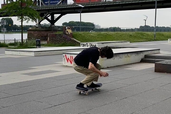 Private Skateboard Lessons in Cologne: Learn Tricks & Explore Local Skateparks photo 2